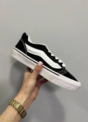 Стильні жіночі кросівки vans knu skool