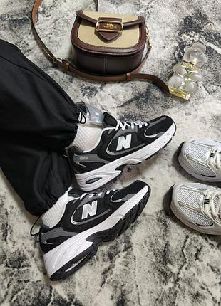 Стильні жіночі кросівки new balance 530 black\white premium(