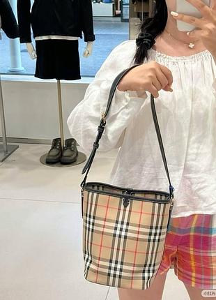 Сумка бочонок burberry з монограмою