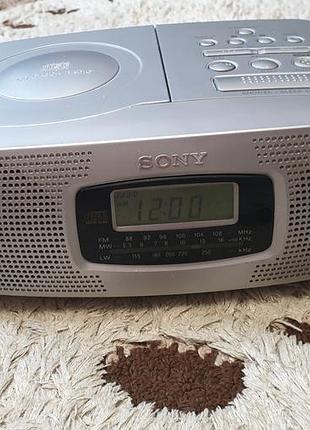 Радіогодинник sony icf-cd820 з англії \ чудове радіо для кухні чи гаража