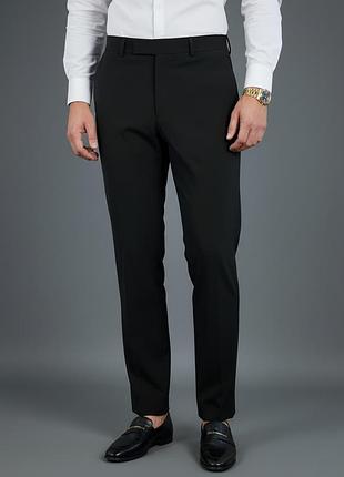 Стильные класичекие черные  шерстяные брюки  hugo boss