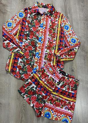 Яскравий костюм в стилі d&g в розмірі s
