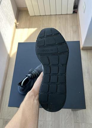 Кросівки adidas 8