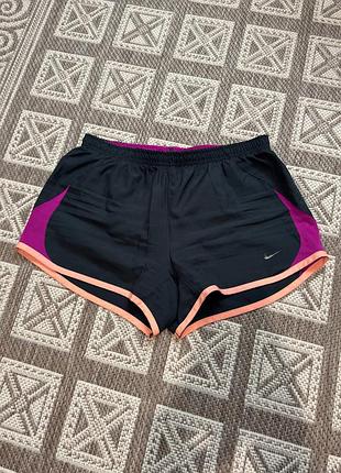 Женские спортивные шорты nike с подкладкой