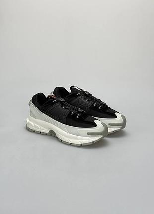 Nike zoom vomero roam white black