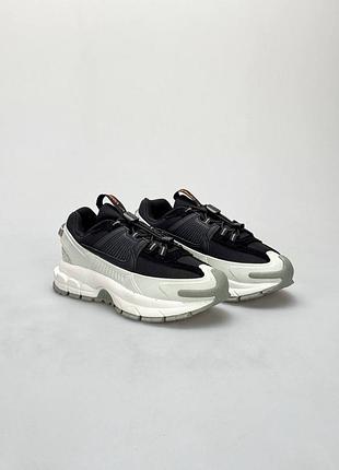 Жіночі кросівки nike zoom vomero roam white black