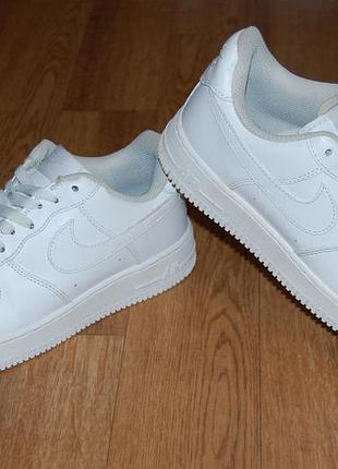 Шкіряні кросівки 42 р nike air force