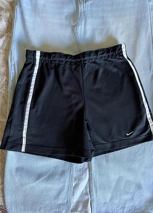 Вінтажні шорти від nike