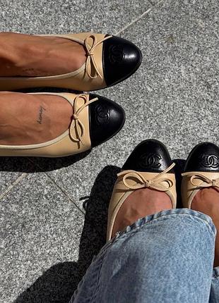 Балетки chanel базові беж та чорний носок з бантиком