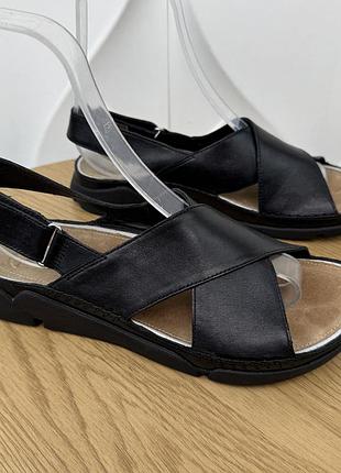 Оригінальні шкіряні босоніжки skechers