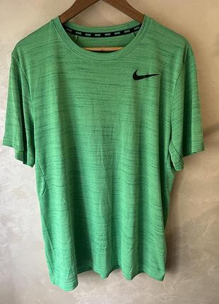 Бігова футболка nike розмір l
