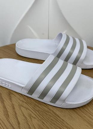 Оригінальні шльопанці adidas