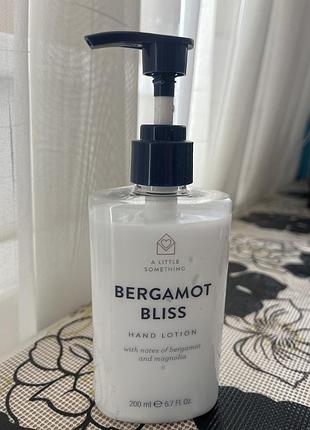 Лосьйон для рук a little something bergamot bliss об'ємом 200 мл.засіб має ароматичні ноти бергамоту та магнолії.