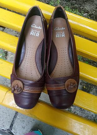 Красивые женские туфли знаменитого английского бренда clarks