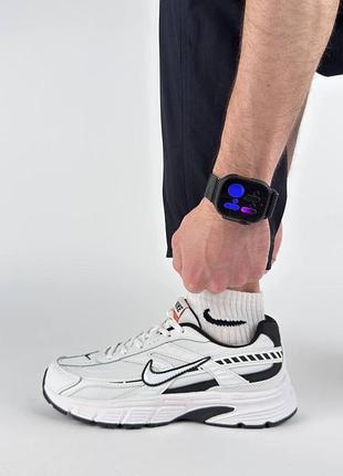 Nike initiator white black