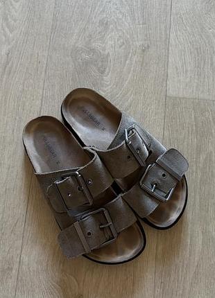 Шльопанці pull&bear
