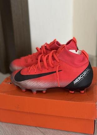 Футбольні бутси nike