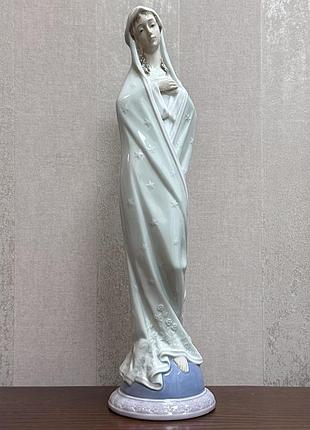 Фарфоровая статуэтка lladro «благая мария».