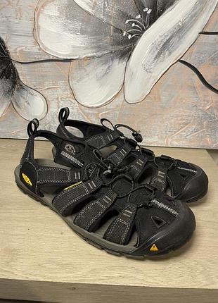 Босоніжки, сандалі keen