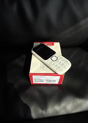 Prestigio wize b1 білий.   *4911 5
