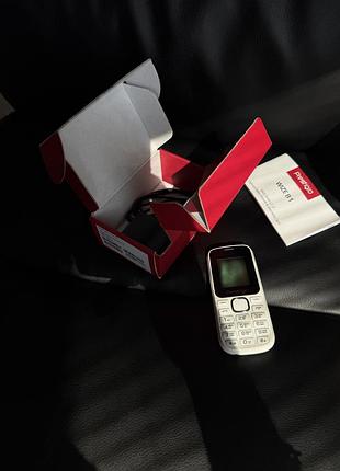 Prestigio wize b1 білий.   *4911 7