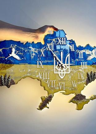 Часы настенные из эпоксидной смолы с led-подсветкой "карта украины" 90х57 см