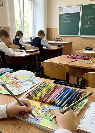 Олівці кольорові 18 кольорів (18 олівців) для малювання, розфарбовування та творчості