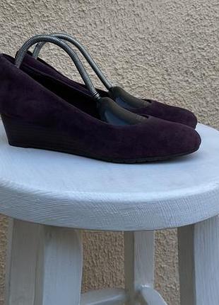 Clarks класичні жіночі туфлі фіолетові замша оригінал 37 розмір