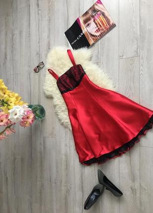 Dreix- червона карнавальна сукня