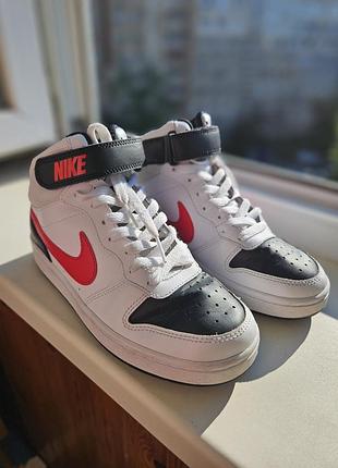 Кросівки дитячі nike court borough mid розмір 36 ,устілка 23см на хлопця