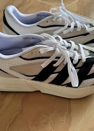 Кроссовки adidas lightblaze