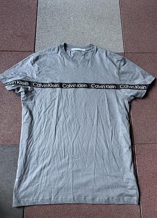 Футболка calvin klein сіра l-xl відмінний стан
