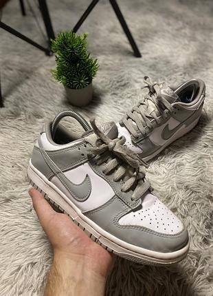 Трендові nike dunk low сіро-білі кросівки 37.5 унісекс вживані