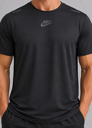 Чоловіча футболка nike dri-fit /чорна-легка,дихаюча,перфарована для тренувань та бігу
