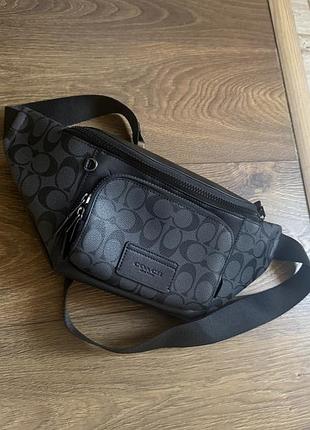 Чоловіча сумка бананка coach