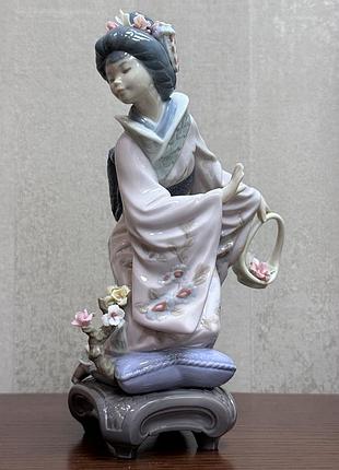 Фарфоровая статуэтка lladro «митико».
