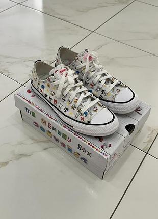 Колоборація converse x hello kitty