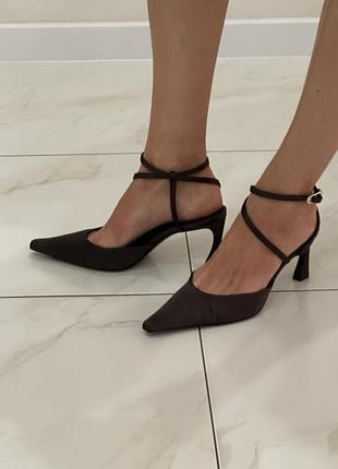 Підбори атласні коричневі h&m