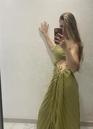 Цікава сукня