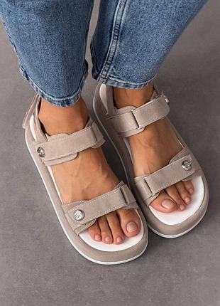 Босоніжки на липучках замшеві бежеві
