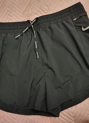 Шорти чоловічи бігові nike, з  вбудованими трусиками.короткі. чорні.