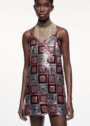 Вишукана сукня оздоблена паєтками zara