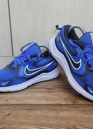 Кросівки nike 38 розмір 
оригінал.  довжину устілки дивіться на фото.  стан відмінний