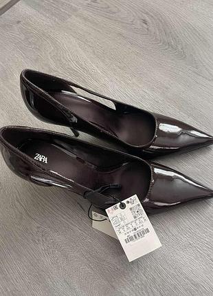 Елегантні лаковані туфлі zara, нові (з бірками)