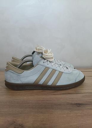 Adidas hamburg trainers originals brand new biege
розмір 46 довжина устілки 29 см
стан ідеальний