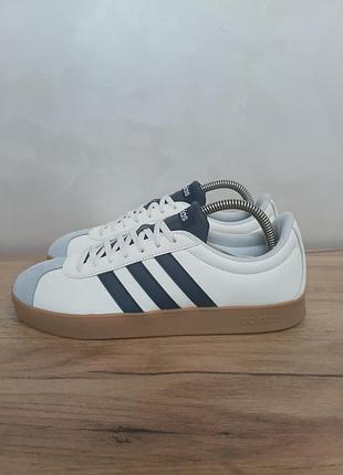 Кросівки adidas vl court 3.0 - білий
розмір 42 довжина устілки 26.5 см
стан примірялись
сток
