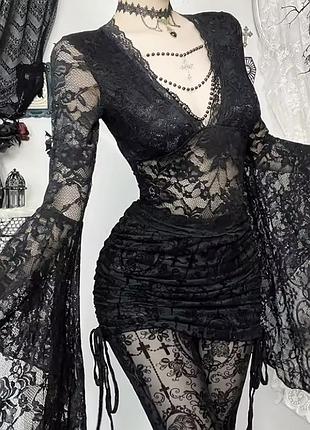 Ефектна мереживна блуза у стилі gothic / dark academia