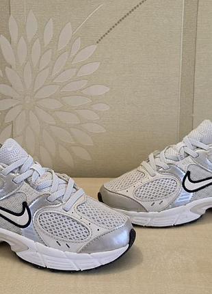 Детские кроссовки nike v5 rnr оригинал размер 33.5