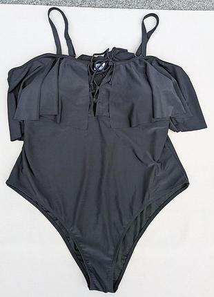 Эффектный цельный черный купальник с оборкой и шнуровкой (размер plus size / 4xl)