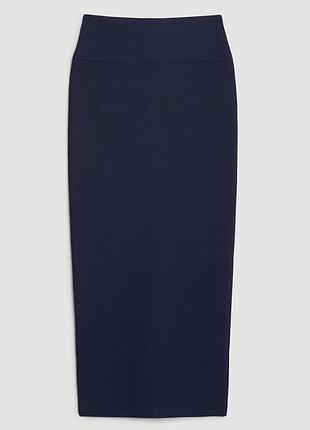 Темно-синя трикотажна юбка-олівець від karen millen має витончений обтислий силует довжини міді
